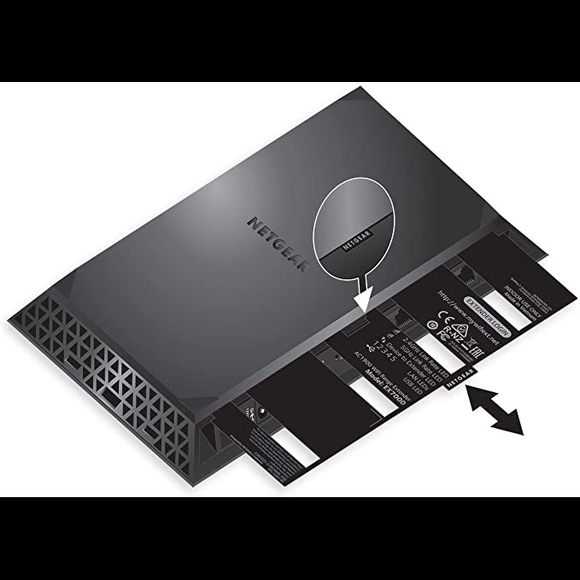 NETGEAR WiFi Mesh Range Extender EX7000 - Picture 3 of 6